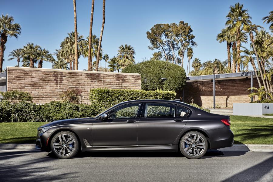  BMW M760i xDrive 2017 года  (NA) (фото 53 из 154)